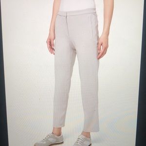 Lululemon on the move pant